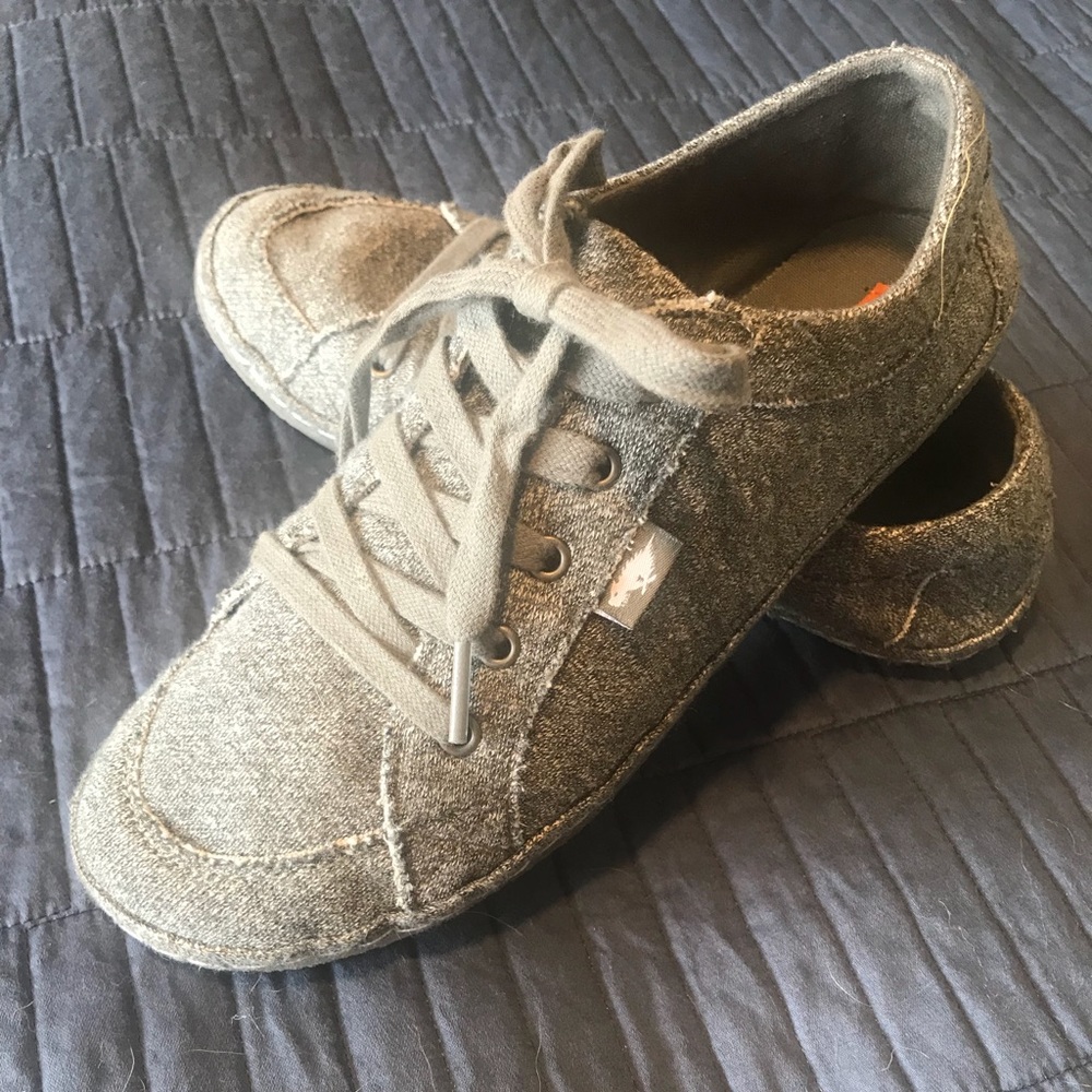 Rocket Dog grey canvas sneakers